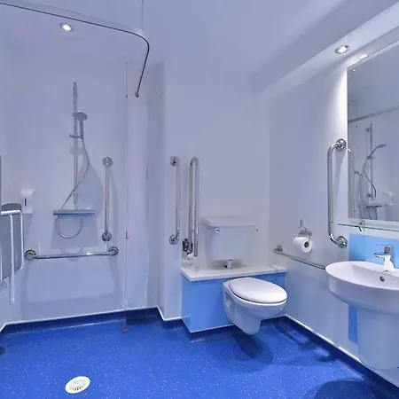 Travelodge 3*