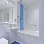 Travelodge Hotel 3*